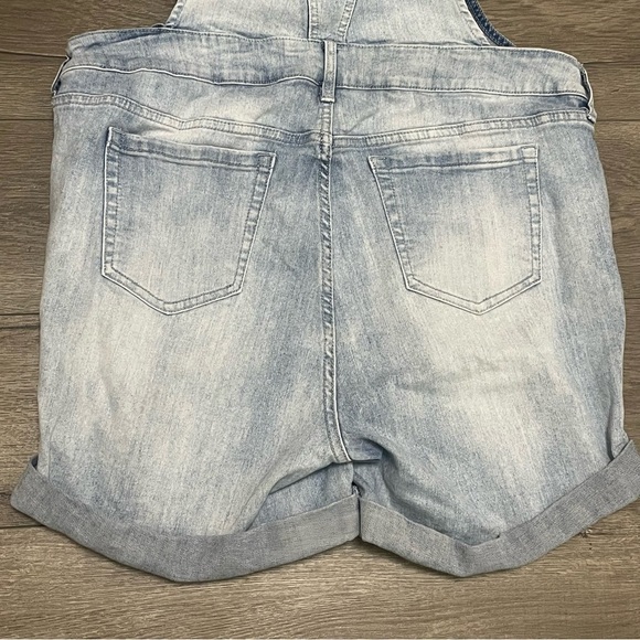 Torrid Shortall Overall Vintage Stretch Light Wash Denim Distressed Sz 14. - Picture 10 of 10